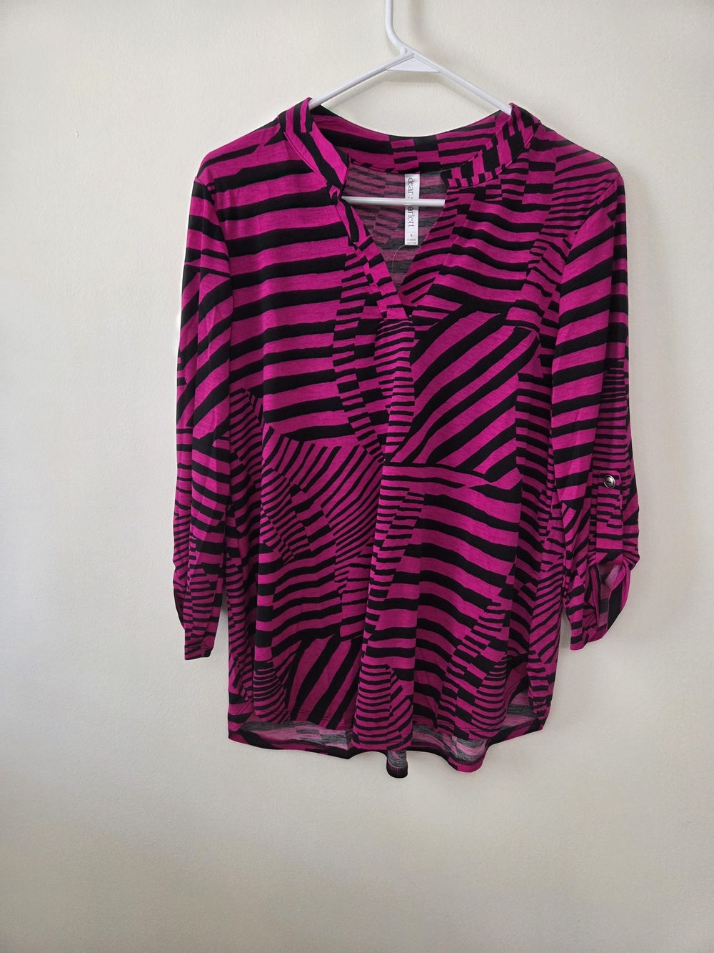 Dear Scarlett "Lizzy" 3/4 sleeve split-neck top -Size Small